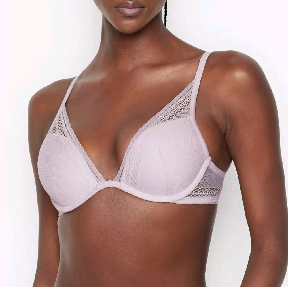 Victoria's Secret Size 34DD Incredible Lightly Lined light Lavender Plunge Bra